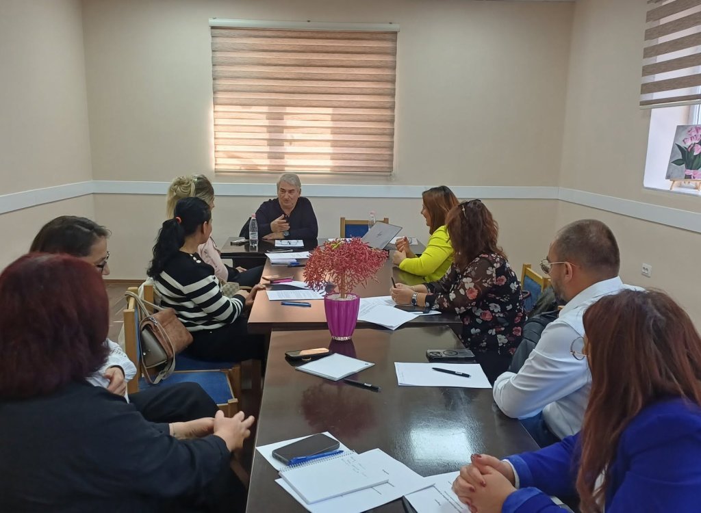 Trajnimi i mësuesve te edukimit qytetar mbi kurrikulen e edukimit mbi zgjedhjet
